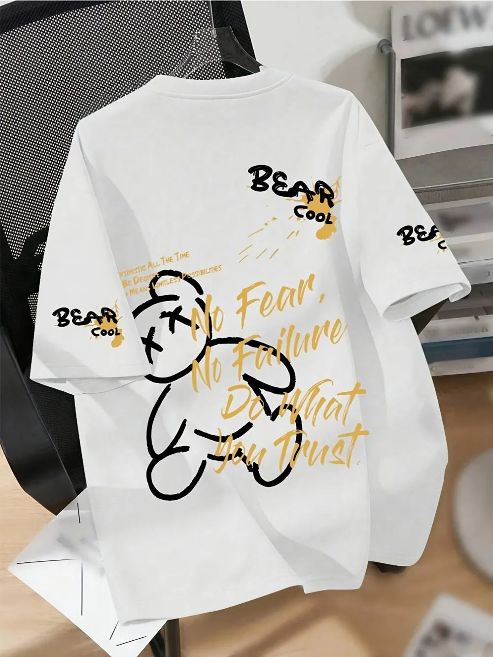 Summer men's round neck breathable T-shirt with cartoon bear print
