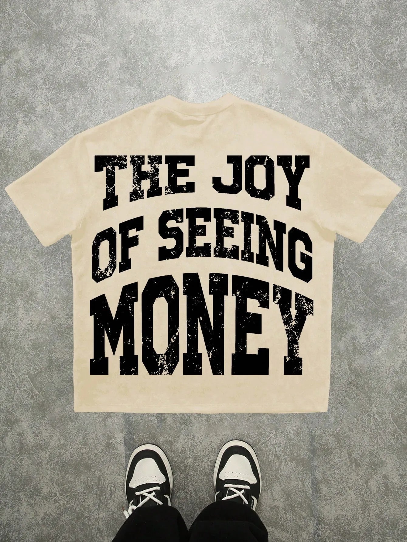 The new men's T-shirt for the summer of 2025 features a casual