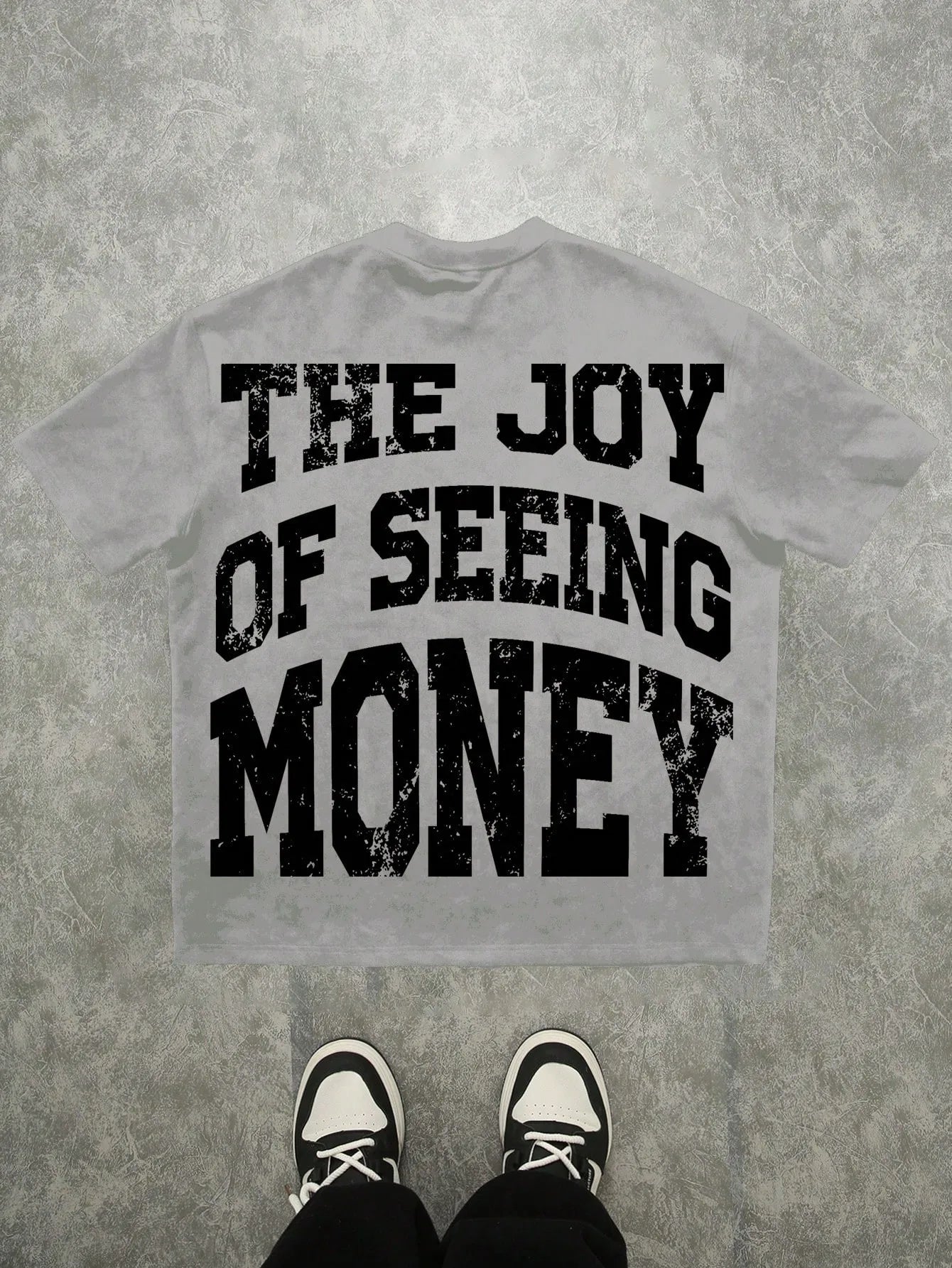 The new men's T-shirt for the summer of 2025 features a casual