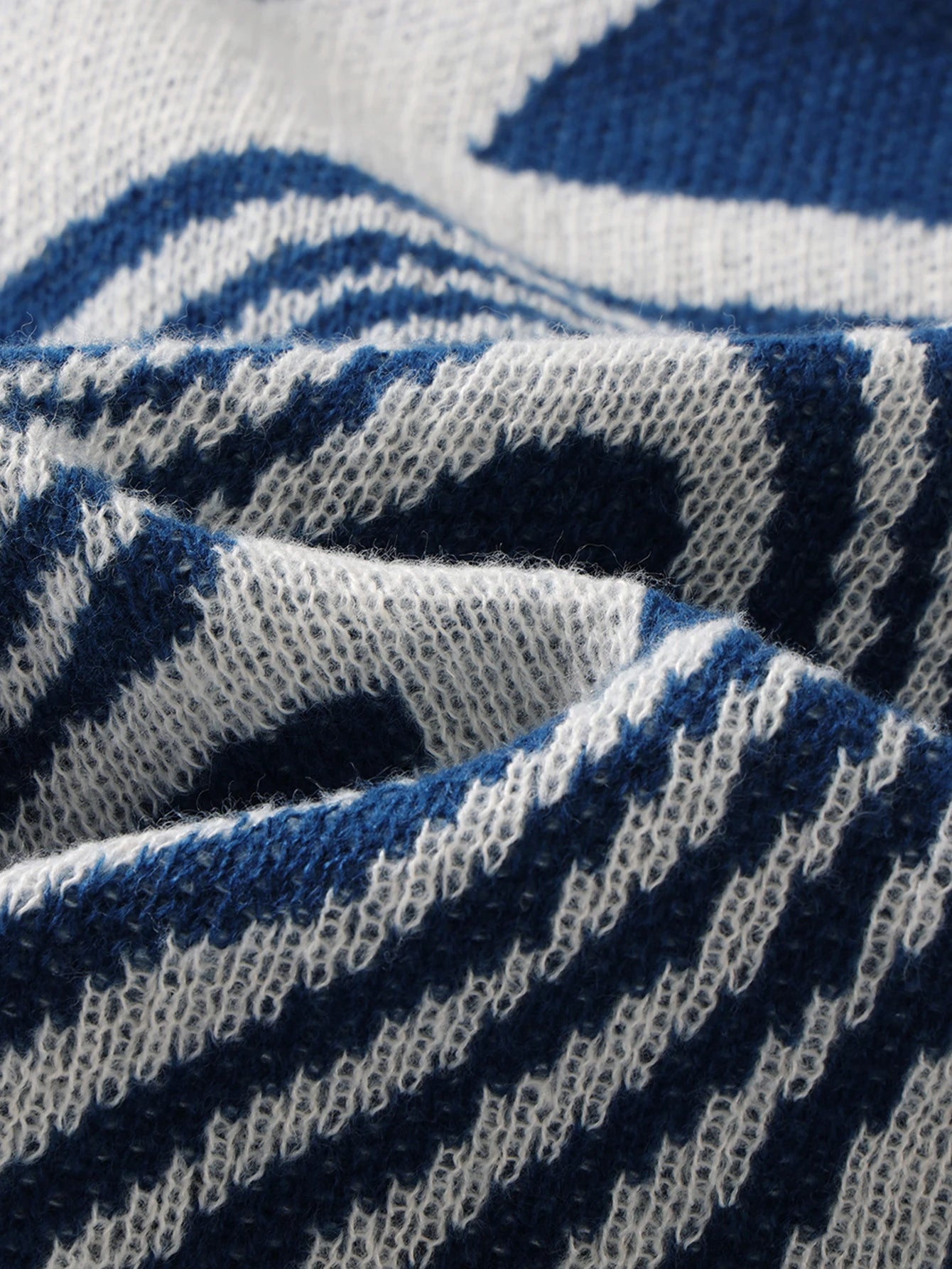 New Popular Autumn and Winter Maze Jacquard Pattern Pullover Sweater